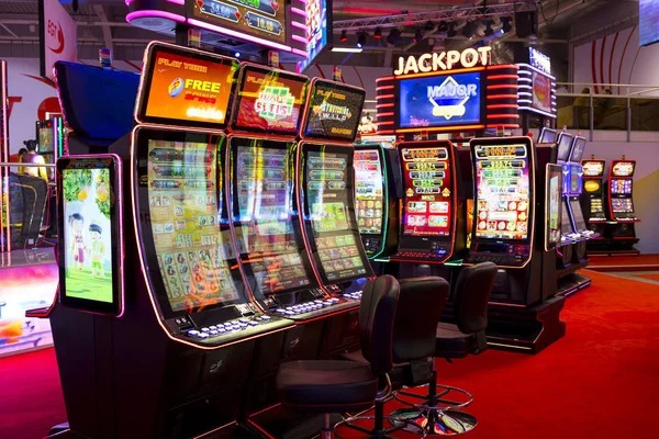 babeh188 daftar mobile app interface showing sportsbook and live-dealer options